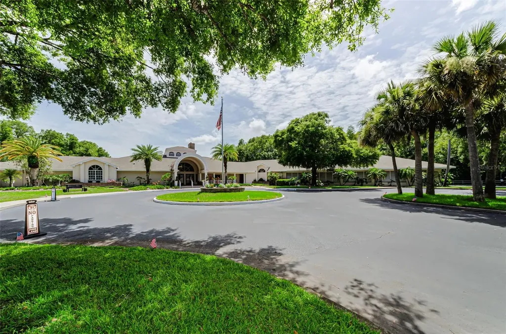 1111 Dartford Drive Tarpon Springs FL 34688