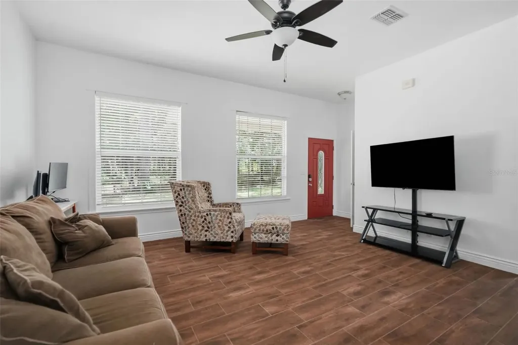 18308 Valor Path Brooksville FL 34604