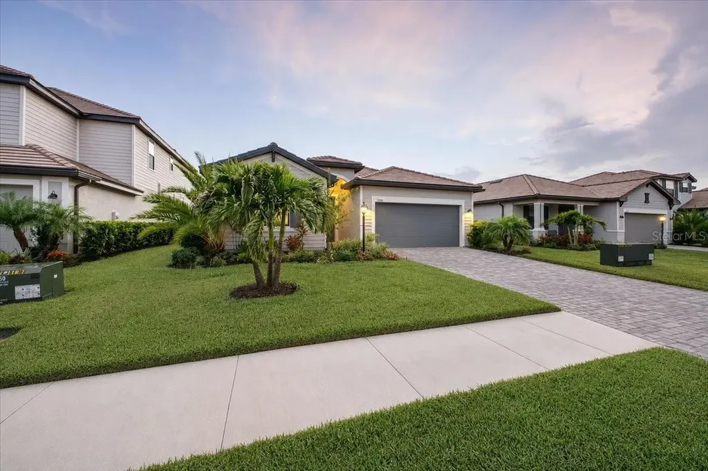 5250 Coral Reef Way Lakewood Ranch FL 34211