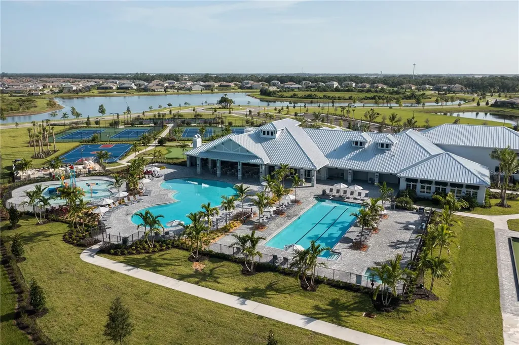 5250 Coral Reef Way Lakewood Ranch FL 34211