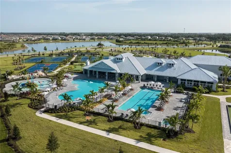 5250 Coral Reef Way Lakewood Ranch FL 34211