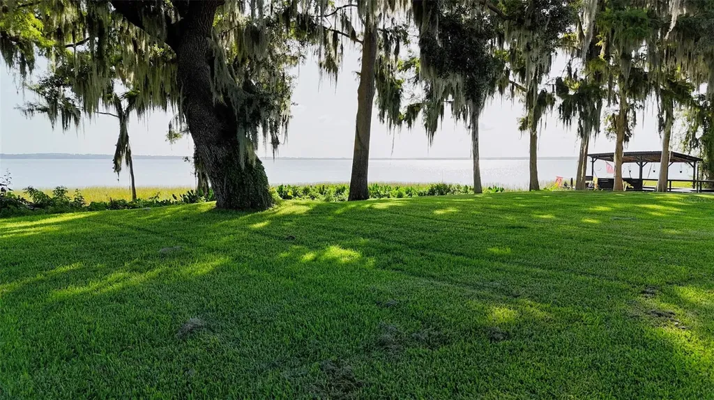 34410 Island Drive Leesburg FL 34788