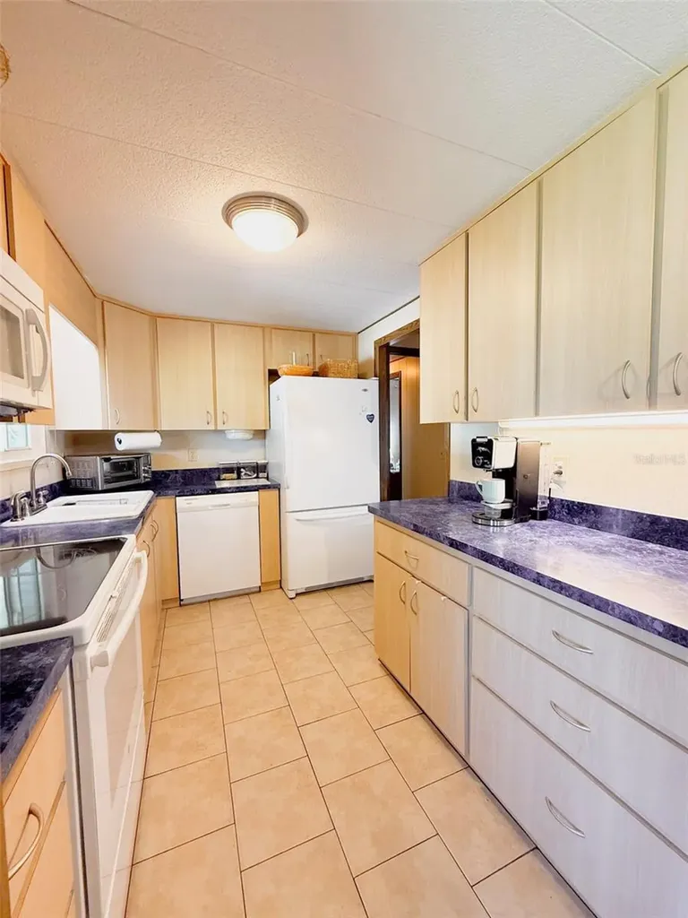 34410 Island Drive Leesburg FL 34788