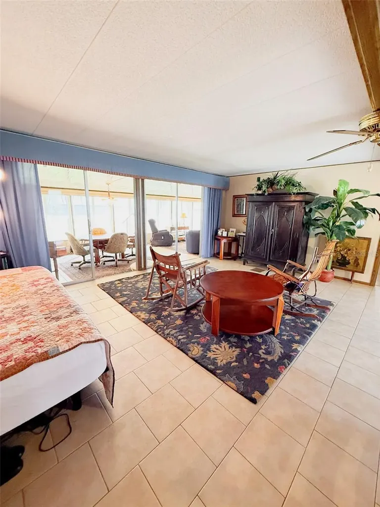 34410 Island Drive Leesburg FL 34788
