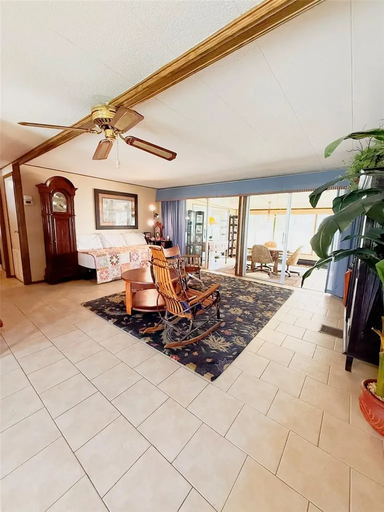 34410 Island Drive Leesburg FL 34788