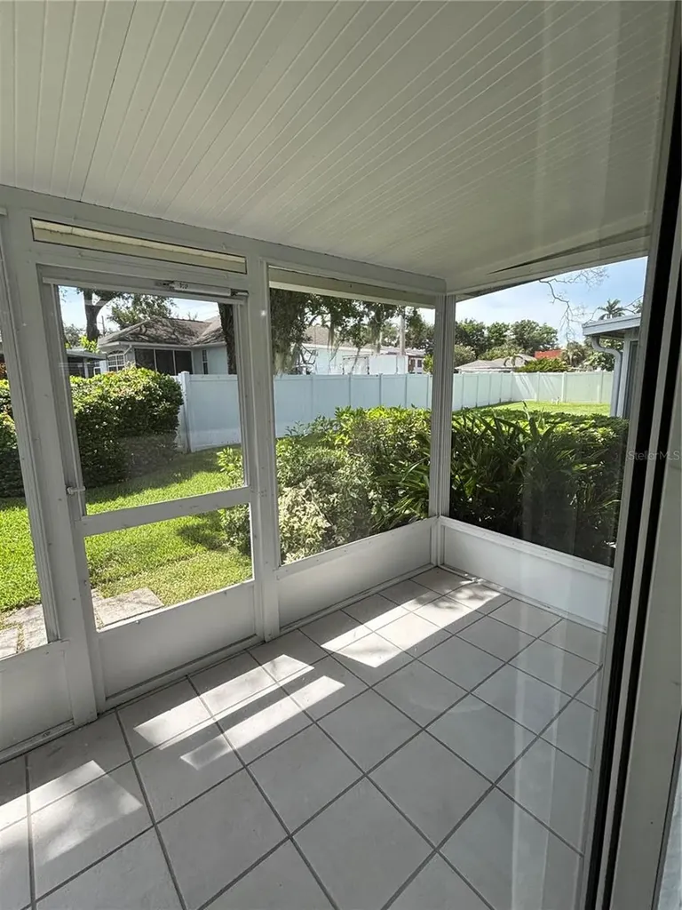2115 9th Avenue W Bradenton FL 34205