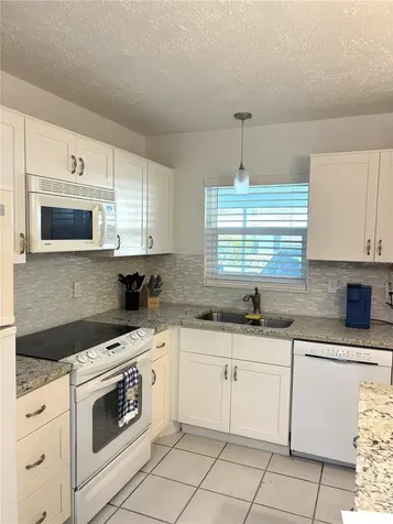 2115 9th Avenue W Bradenton FL 34205