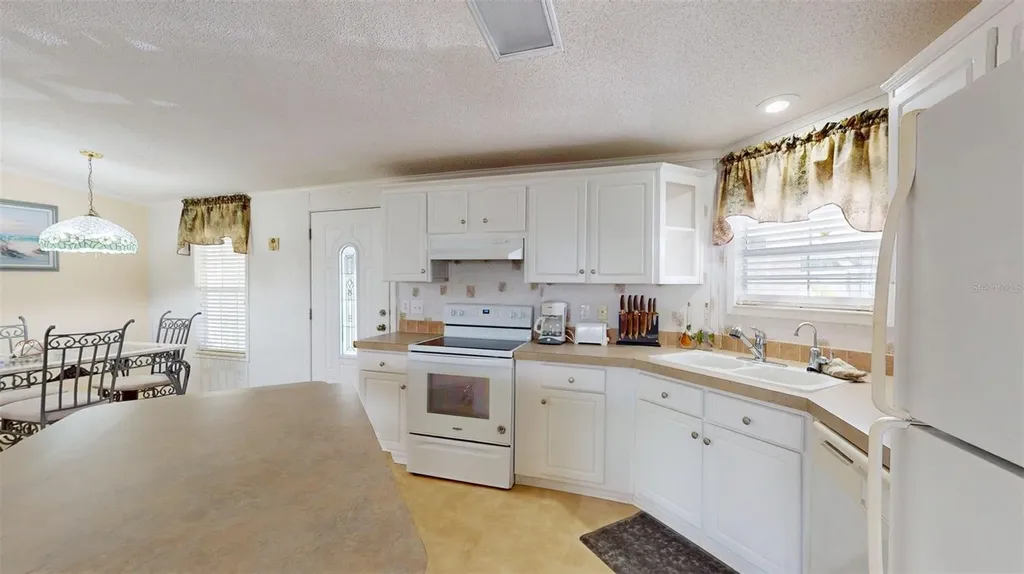 2100 Kings Highway Punta Gorda FL 33980