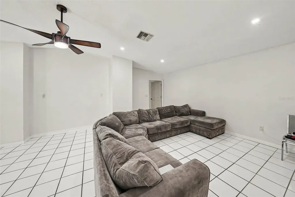 39443 8th Avenue Zephyrhills FL 33542