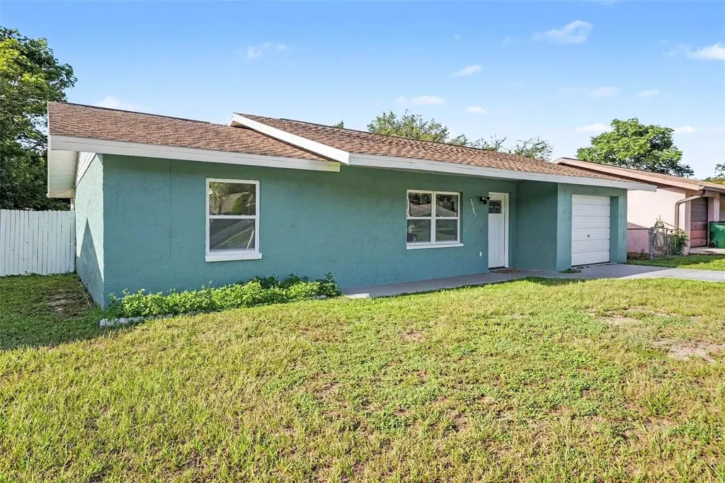 39443 8th Avenue Zephyrhills FL 33542