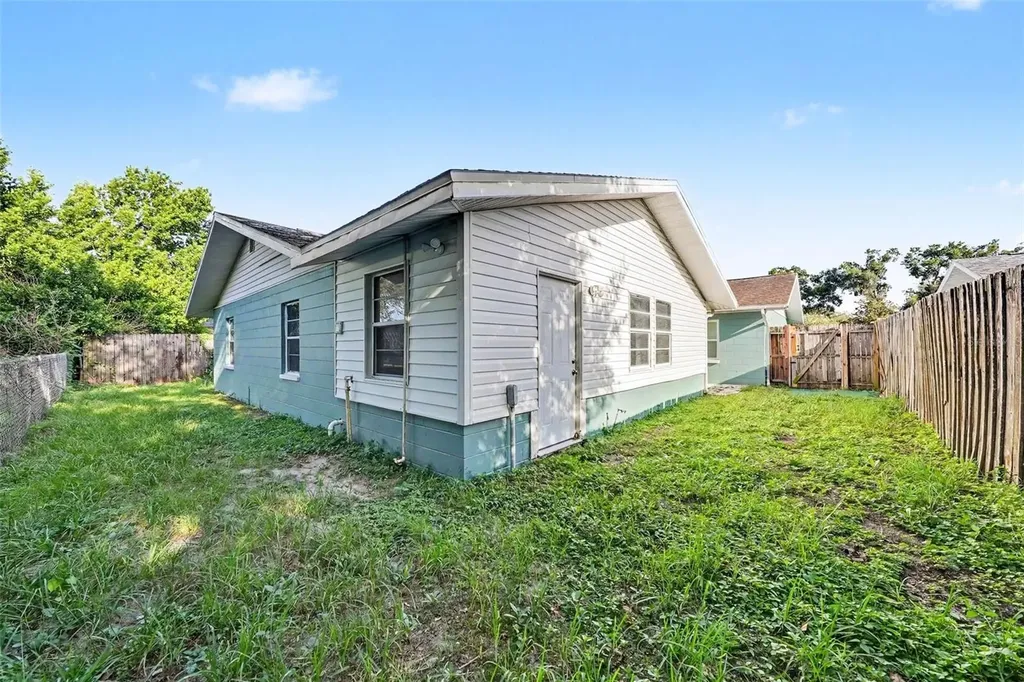 39443 8th Avenue Zephyrhills FL 33542
