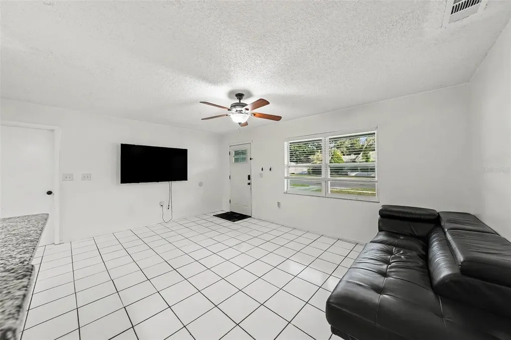 39443 8th Avenue Zephyrhills FL 33542