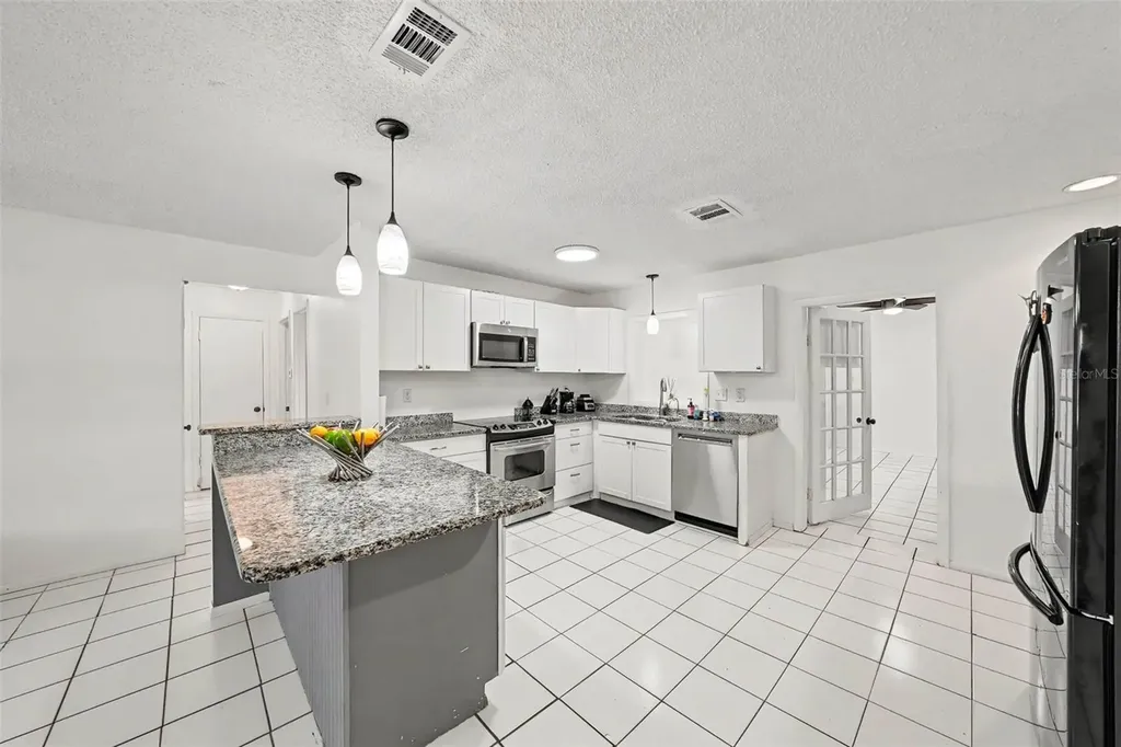 39443 8th Avenue Zephyrhills FL 33542
