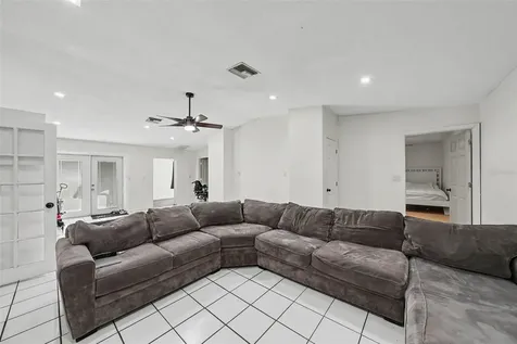 39443 8th Avenue Zephyrhills FL 33542