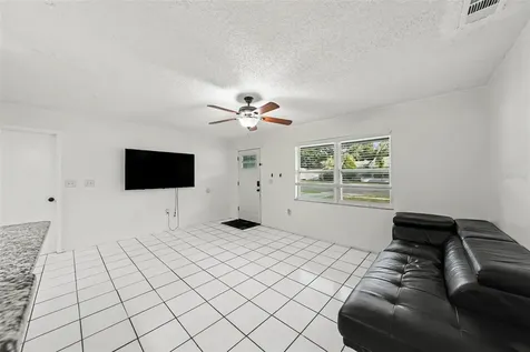 39443 8th Avenue Zephyrhills FL 33542