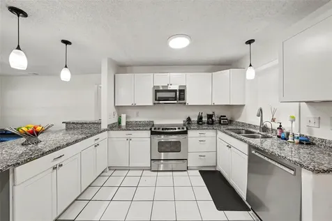 39443 8th Avenue Zephyrhills FL 33542