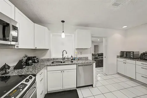 39443 8th Avenue Zephyrhills FL 33542
