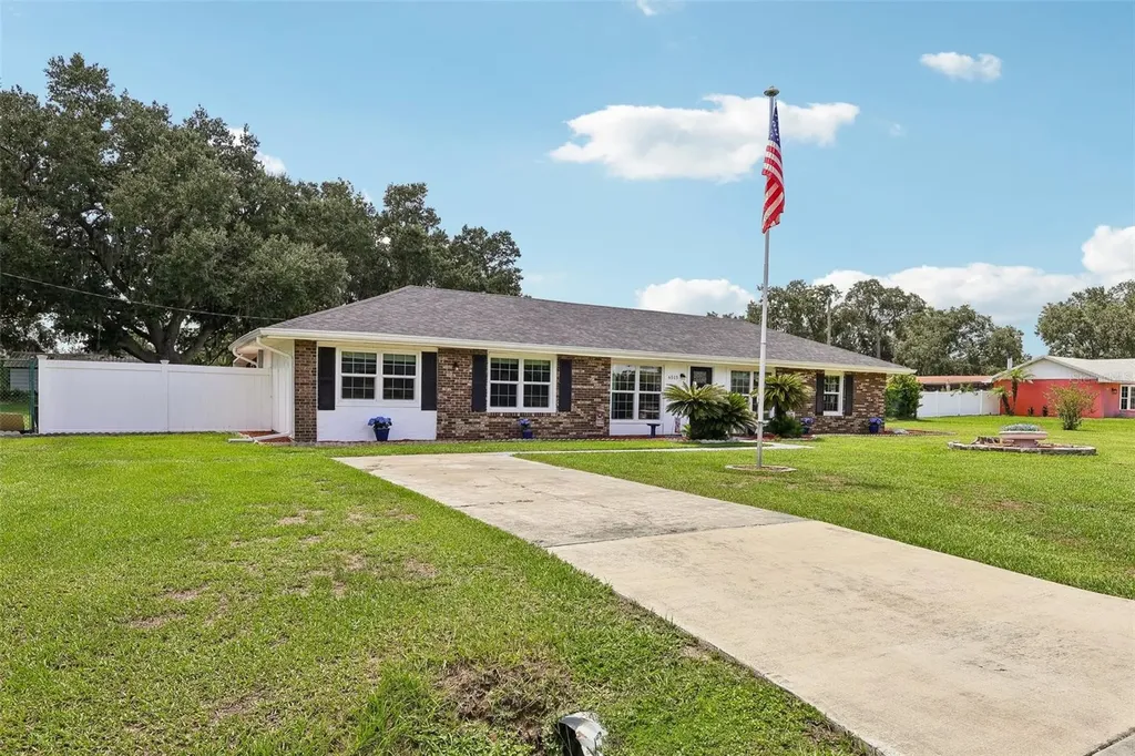 6513 Newman Circle W Lakeland FL 33811
