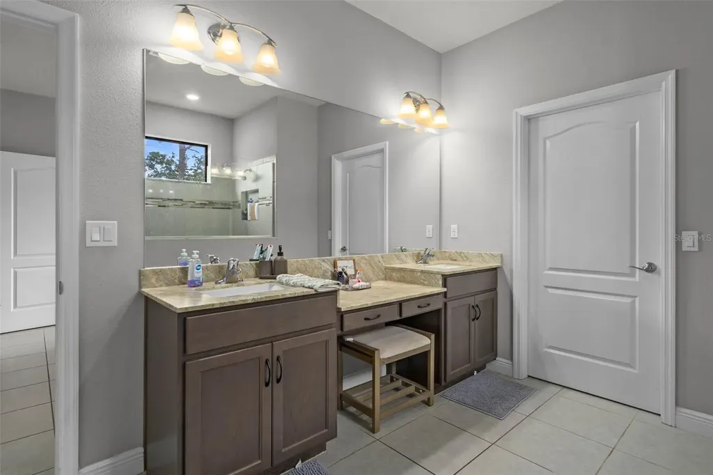 1569 N River Circle Tarpon Springs FL 34689