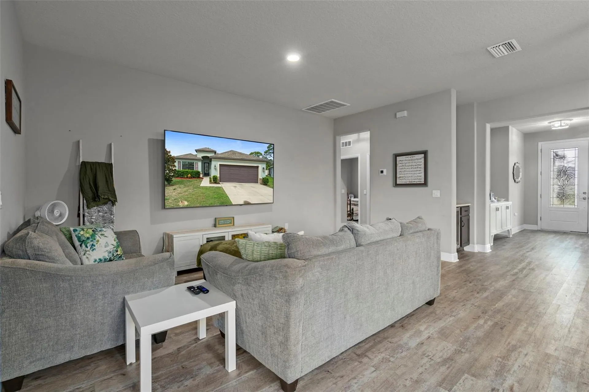 1569 N River Circle Tarpon Springs FL 34689