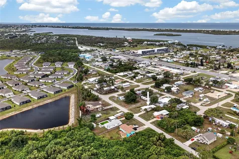 3160 10th Street Englewood FL 34224