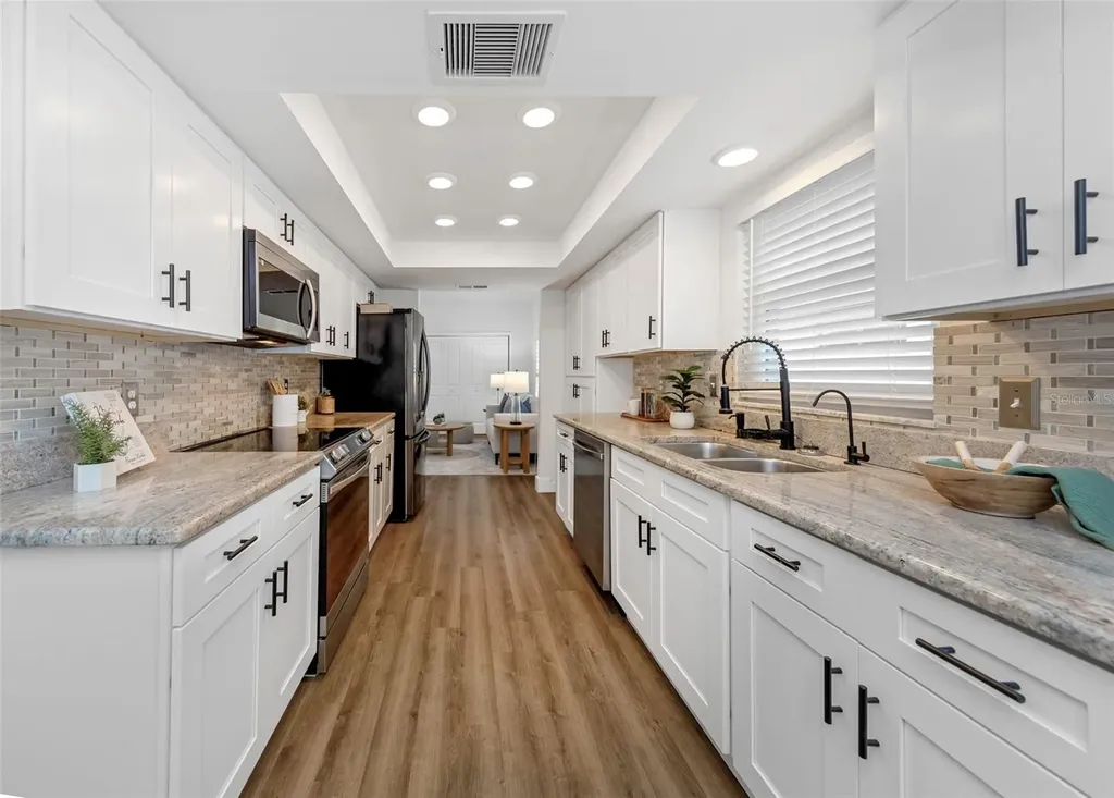 328 N Bay Hills Boulevard Safety Harbor FL 34695
