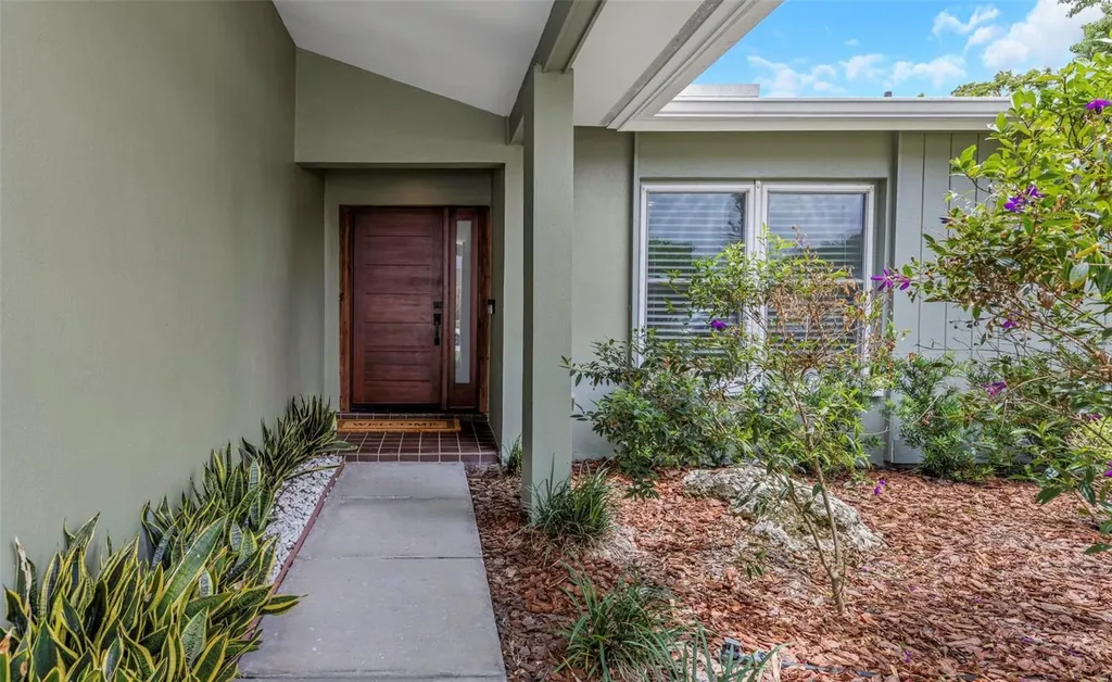 328 N Bay Hills Boulevard Safety Harbor FL 34695