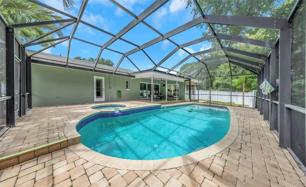 328 N Bay Hills Boulevard Safety Harbor FL 34695