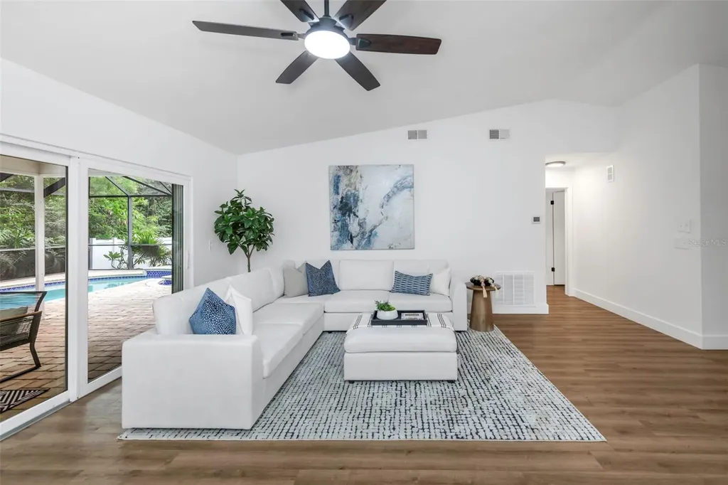 328 N Bay Hills Boulevard Safety Harbor FL 34695