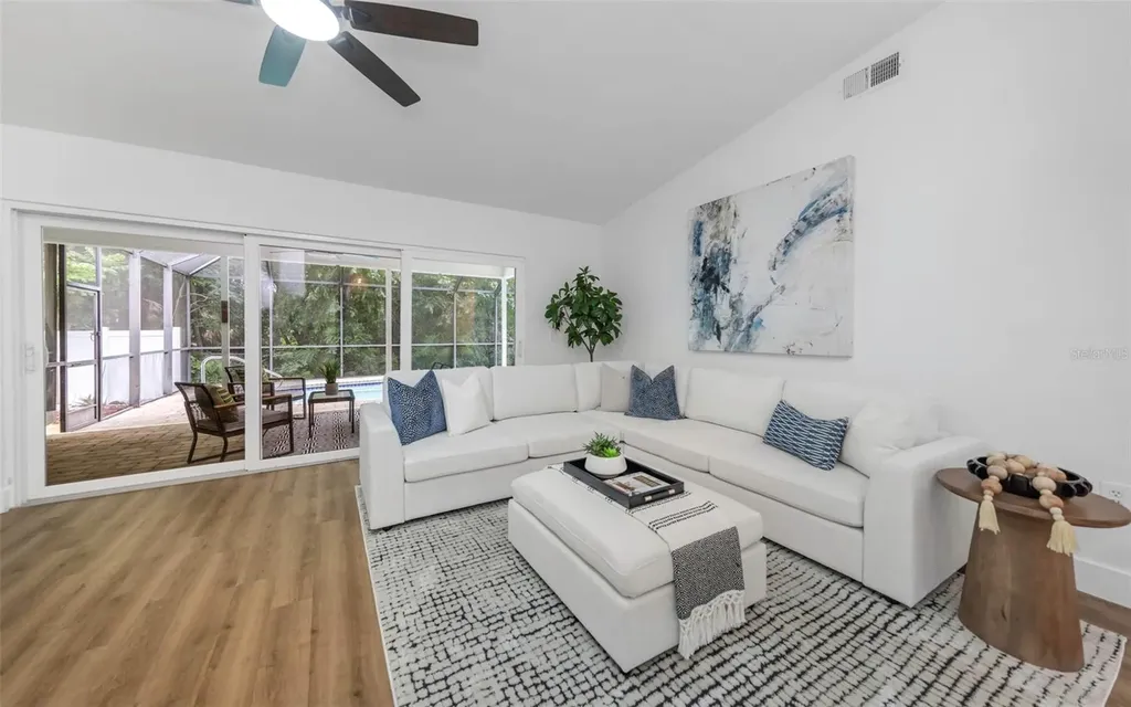 328 N Bay Hills Boulevard Safety Harbor FL 34695