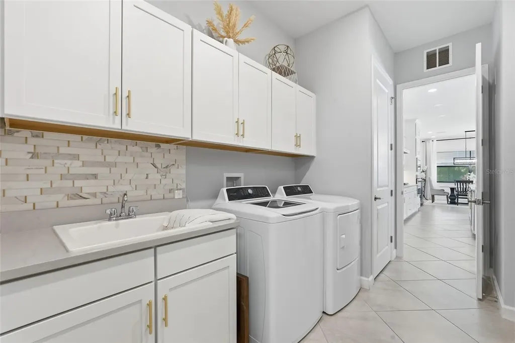 16008 Tradewind Terrace Bradenton FL 34211