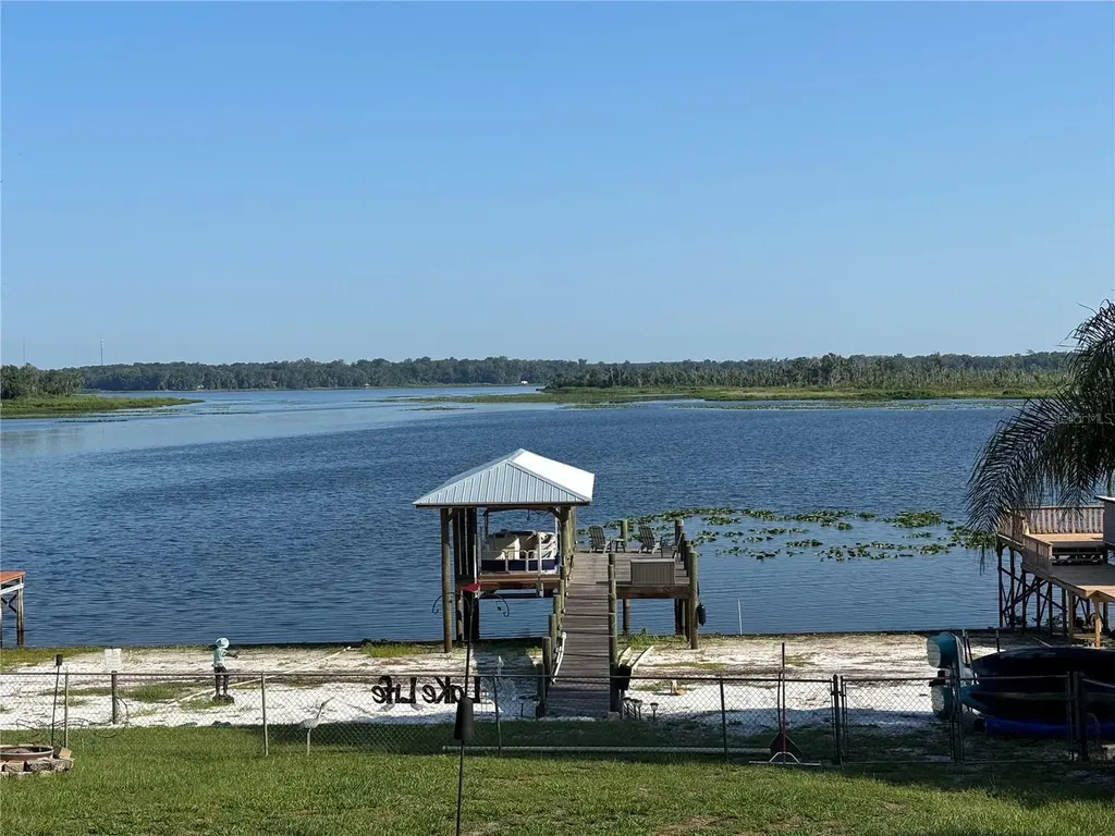 120 Little Orange Lake Drive Hawthorne FL 32640
