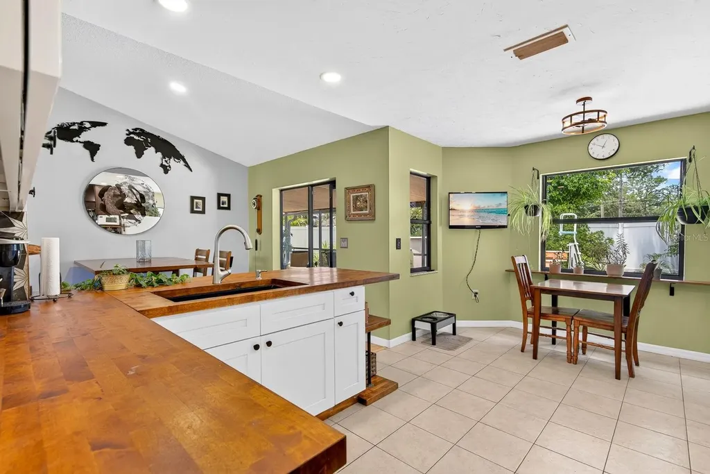5610 33rd Lane E Bradenton FL 34203