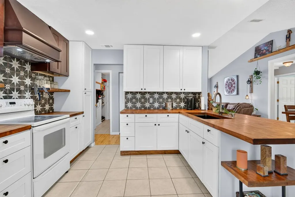 5610 33rd Lane E Bradenton FL 34203