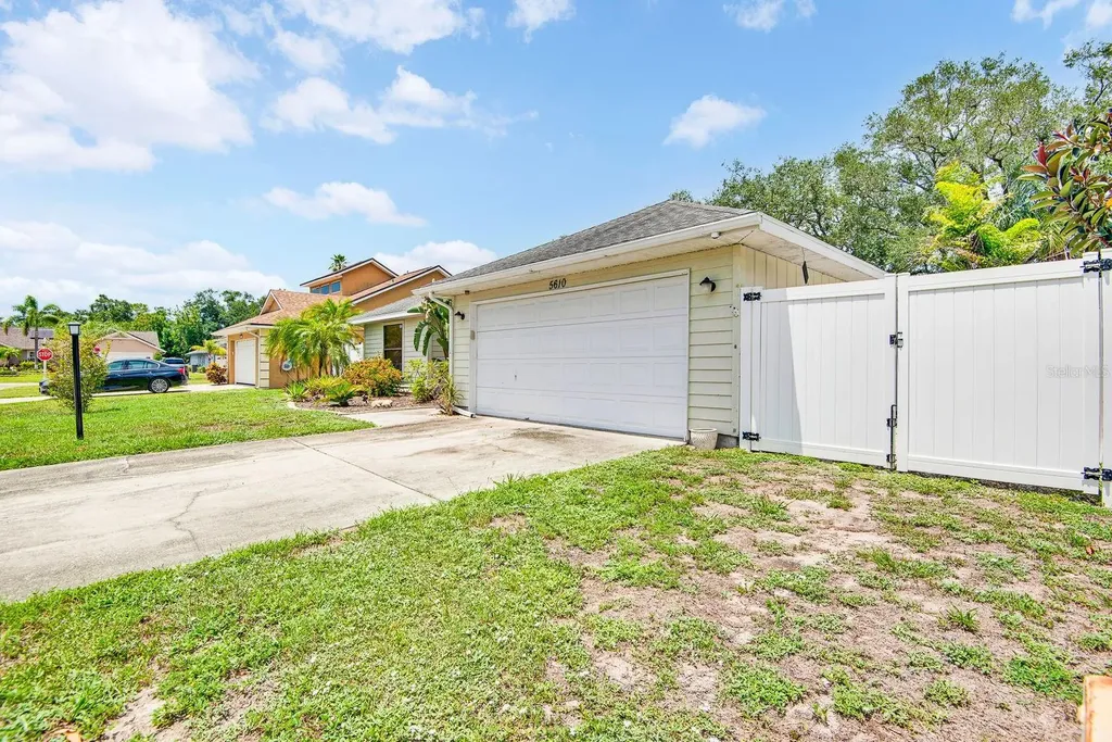 5610 33rd Lane E Bradenton FL 34203