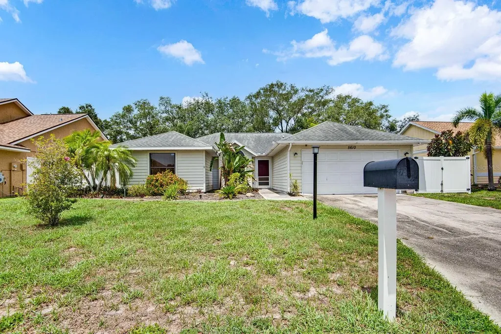 5610 33rd Lane E Bradenton FL 34203