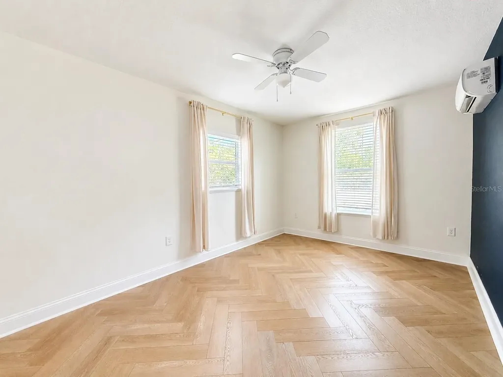 4305 W Bay Avenue Tampa FL 33616