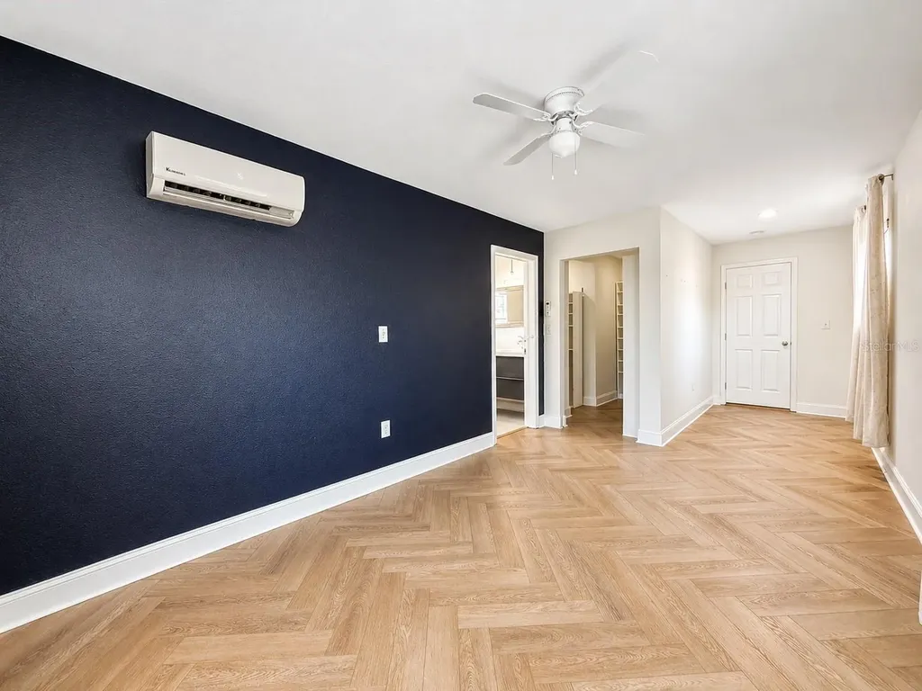 4305 W Bay Avenue Tampa FL 33616