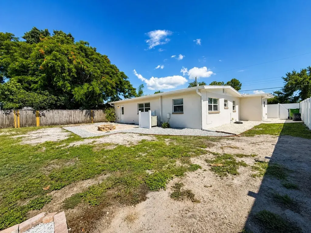 4305 W Bay Avenue Tampa FL 33616