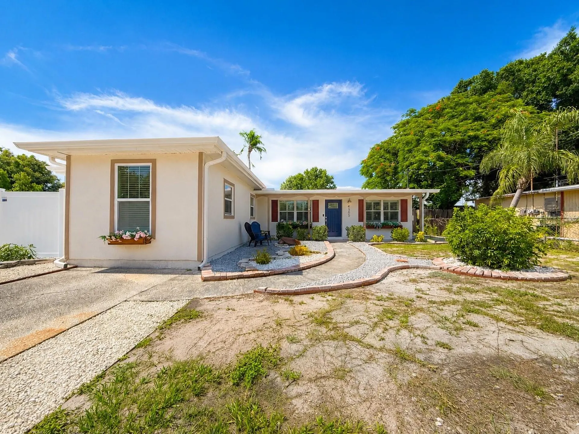 4305 W Bay Avenue Tampa FL 33616