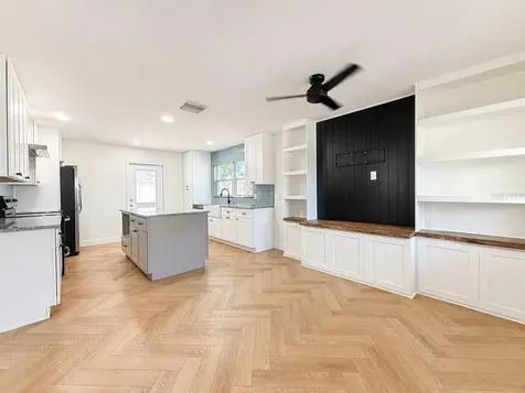 4305 W Bay Avenue Tampa FL 33616