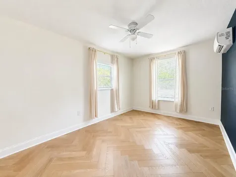 4305 W Bay Avenue Tampa FL 33616