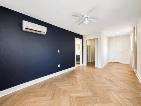 4305 W Bay Avenue Tampa FL 33616