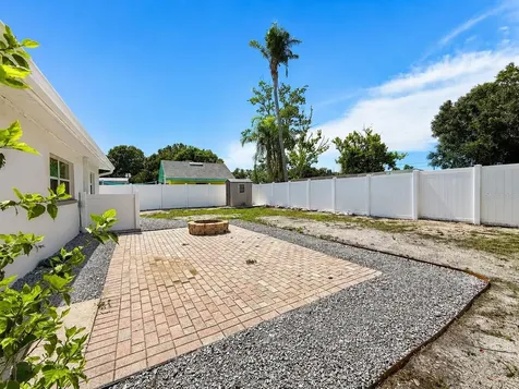 4305 W Bay Avenue Tampa FL 33616
