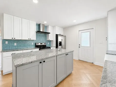 4305 W Bay Avenue Tampa FL 33616