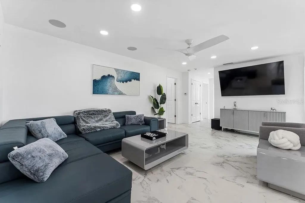 340 Palm Island NE Clearwater Beach FL 33767