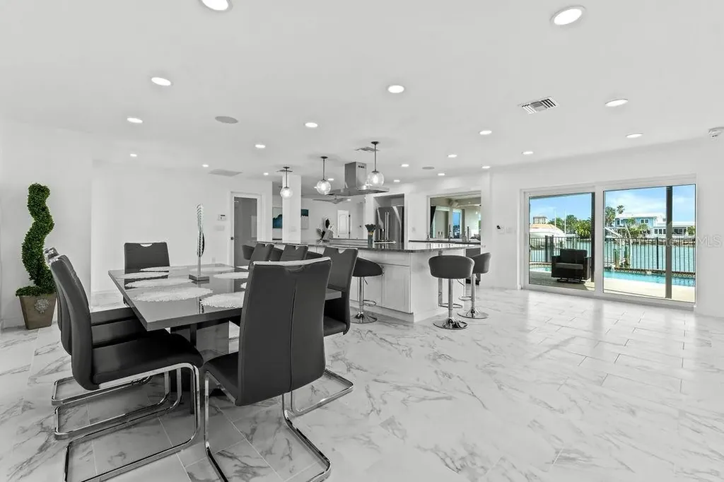 340 Palm Island NE Clearwater Beach FL 33767