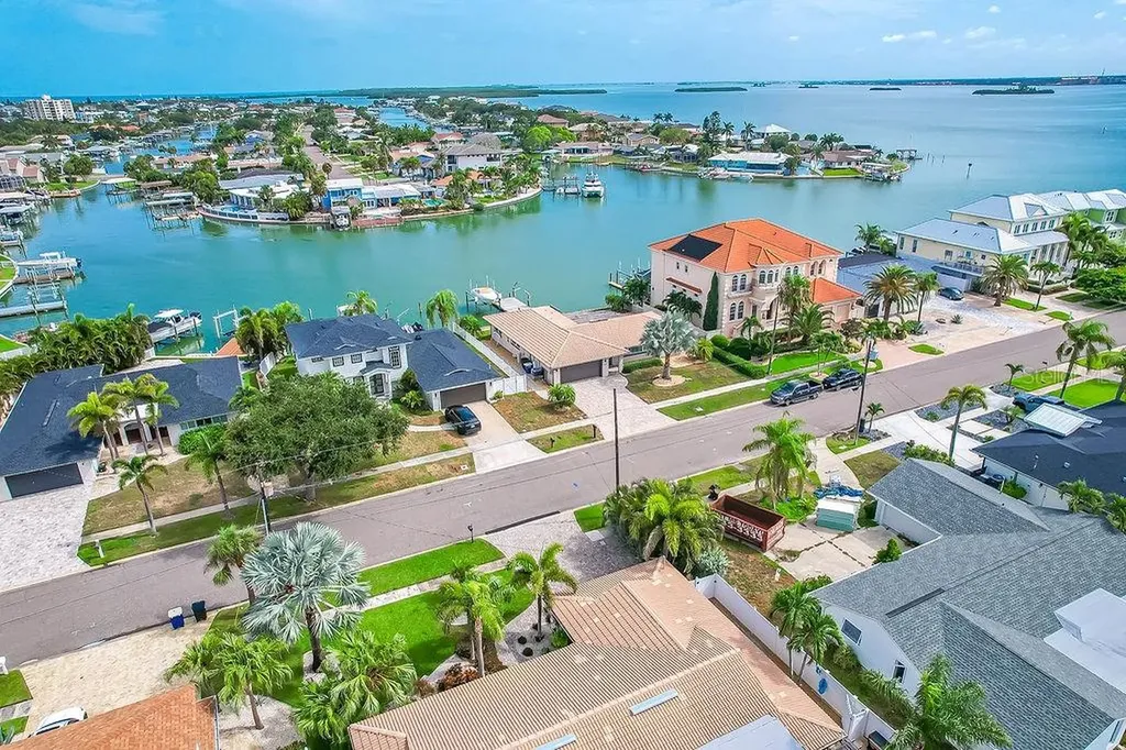 340 Palm Island NE Clearwater Beach FL 33767