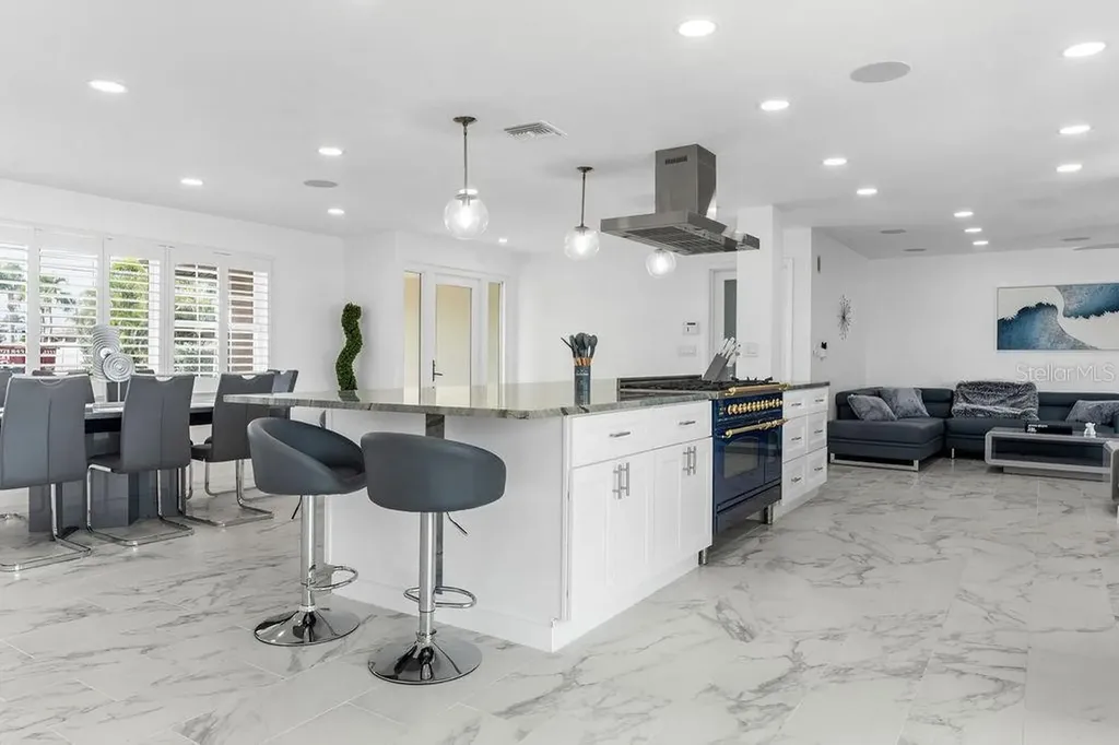 340 Palm Island NE Clearwater Beach FL 33767