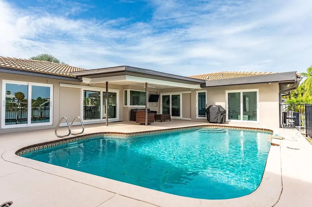 340 Palm Island NE Clearwater Beach FL 33767